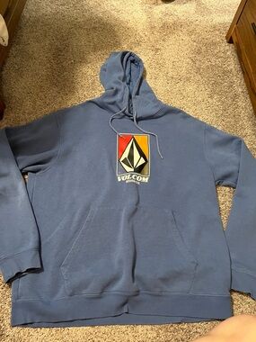 Blue men’s Volcom sweatshirt